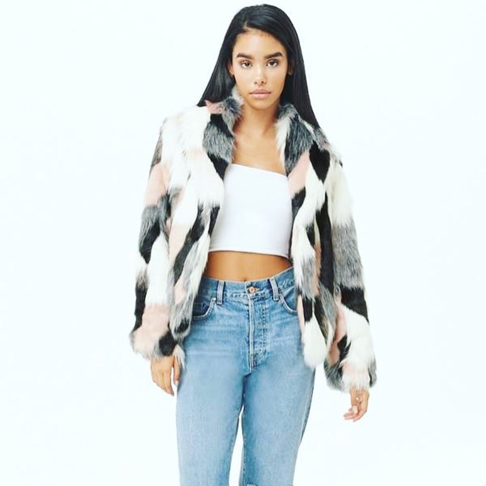 Forever 21 Faux Fur Jacket Size Medium